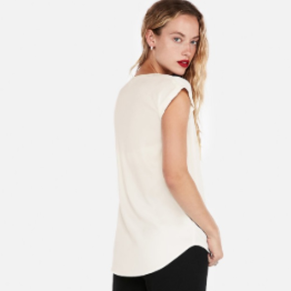 ๐บ Host Pick! ๐บ Express Silky White Blouse Size-S - Picture 3 of 3